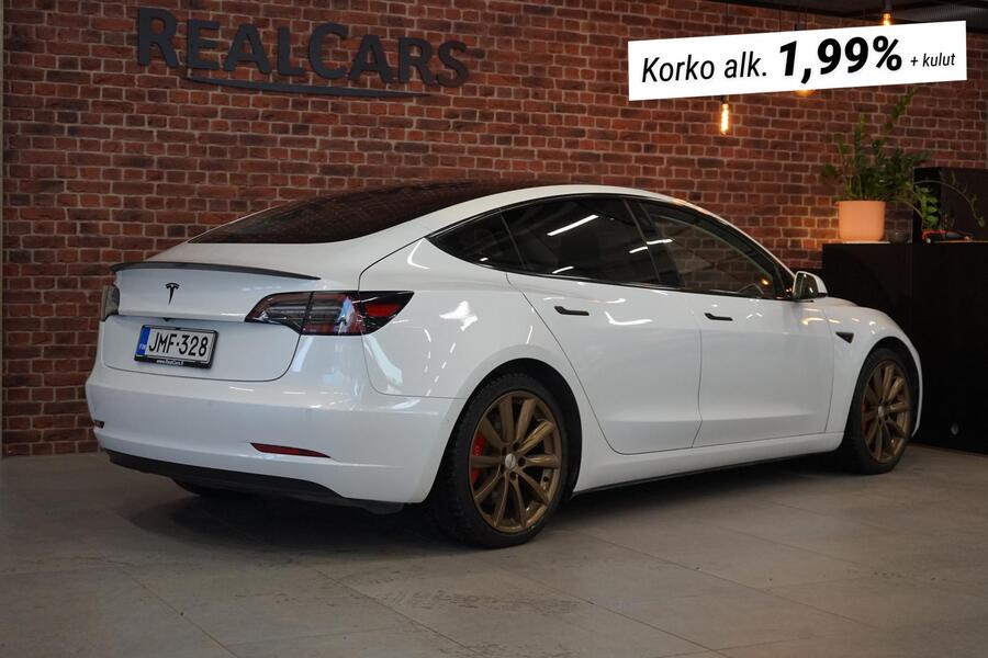 Tesla Model 3 vaihtoauto