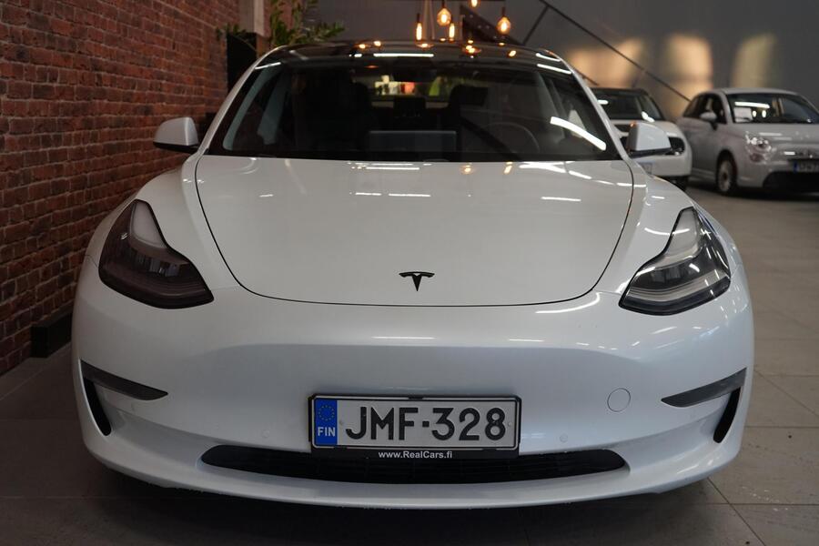 Tesla Model 3 vaihtoauto