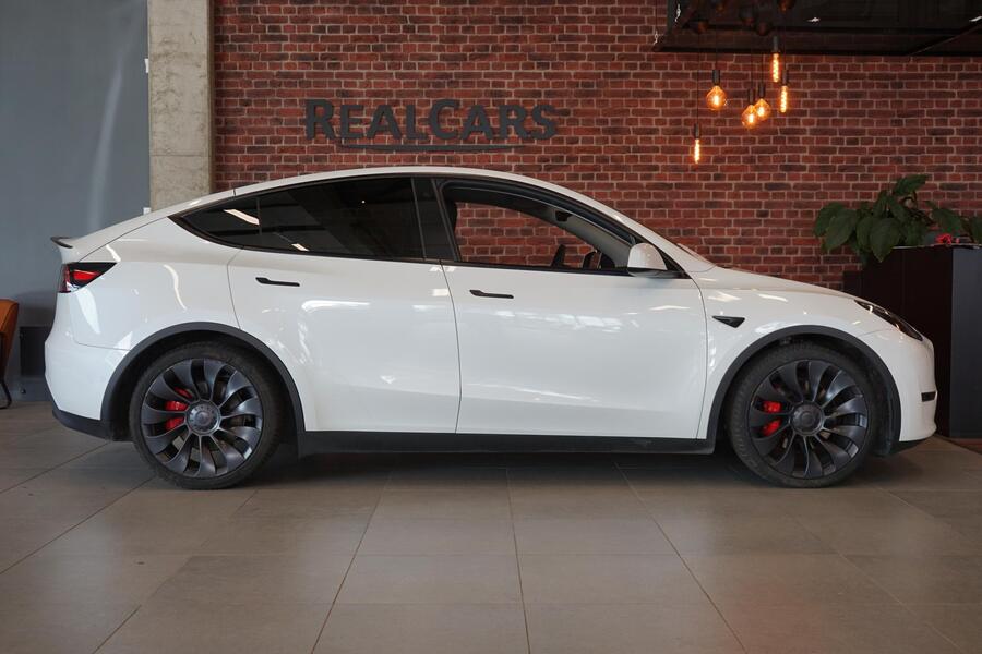 Tesla Model Y vaihtoauto
