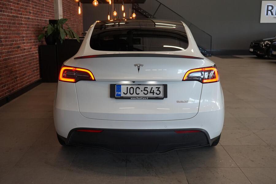 Tesla Model Y vaihtoauto