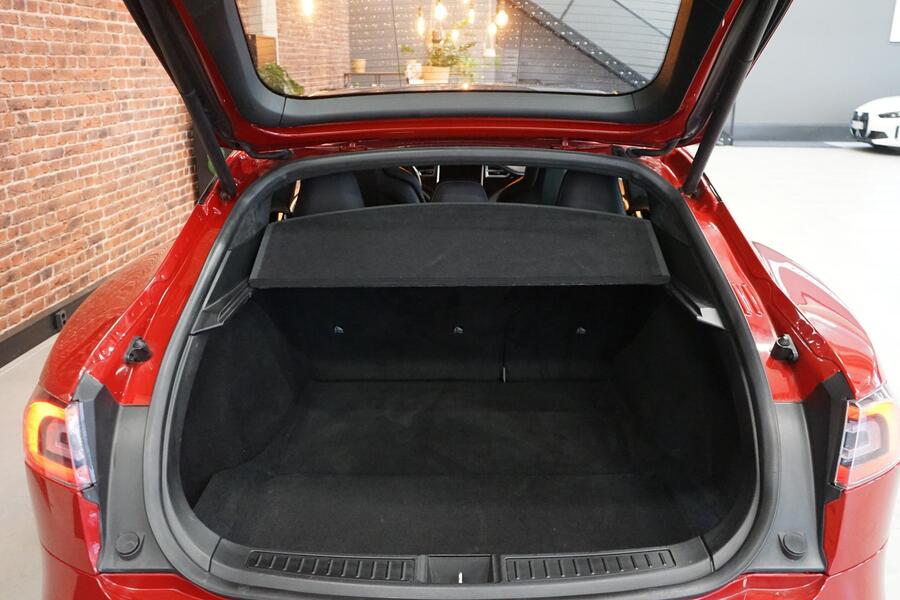 Tesla Model S vaihtoauto