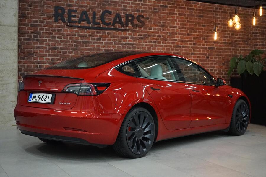 Tesla Model 3 vaihtoauto