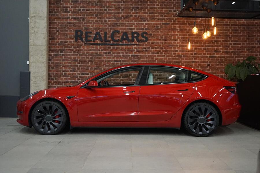 Tesla Model 3 vaihtoauto