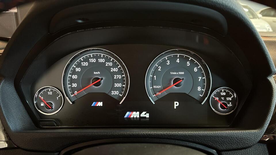 BMW M4 vaihtoauto