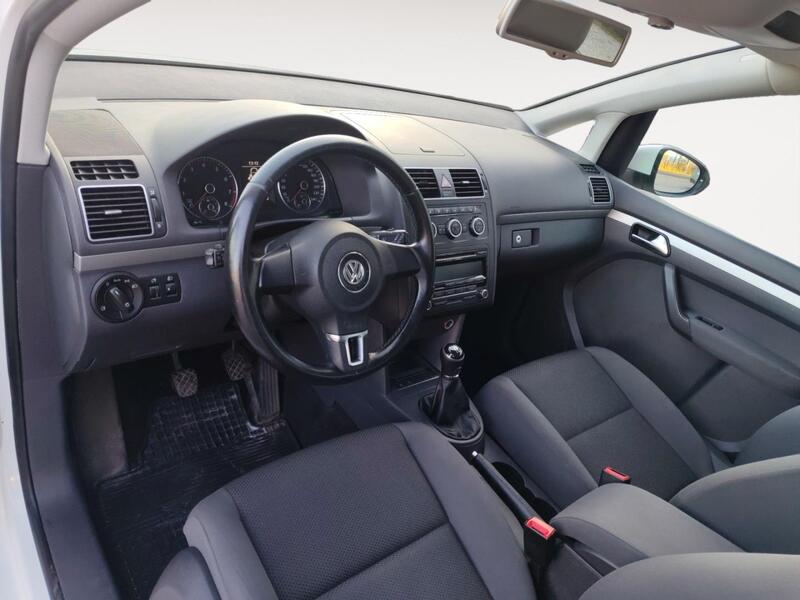 Volkswagen Touran vaihtoauto