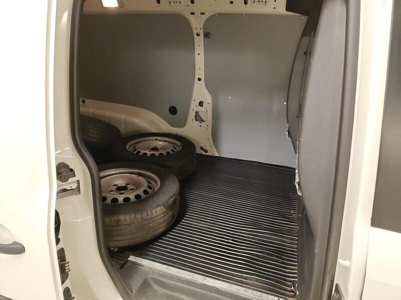 Volkswagen Caddy Maxi vaihtoauto