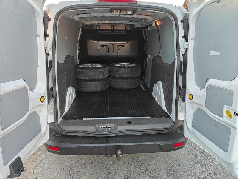 Ford Transit Connect vaihtoauto
