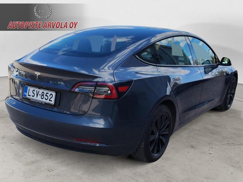 Tesla Model 3 vaihtoauto