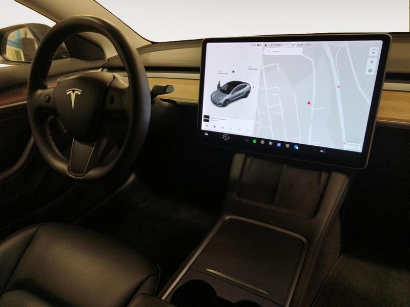 Tesla Model 3 vaihtoauto