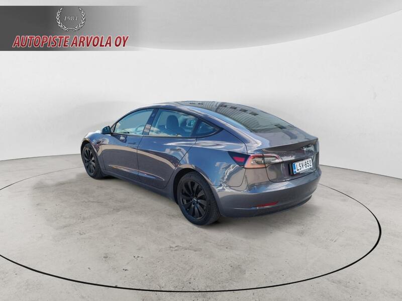 Tesla Model 3 vaihtoauto
