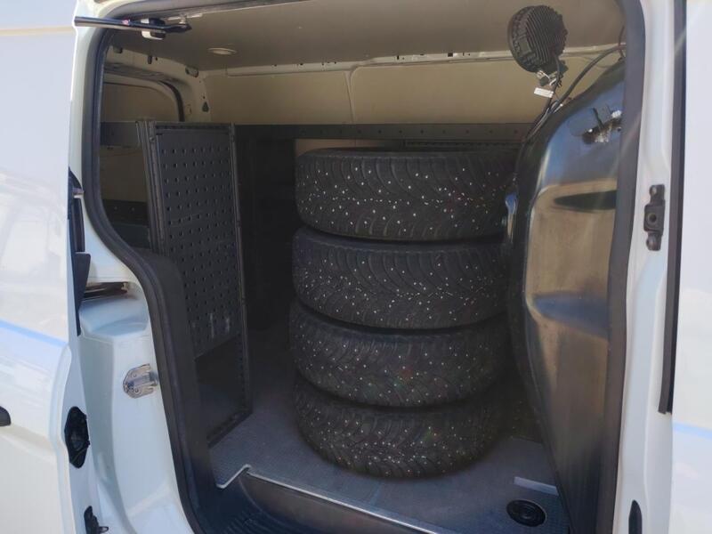 Ford Transit Connect vaihtoauto