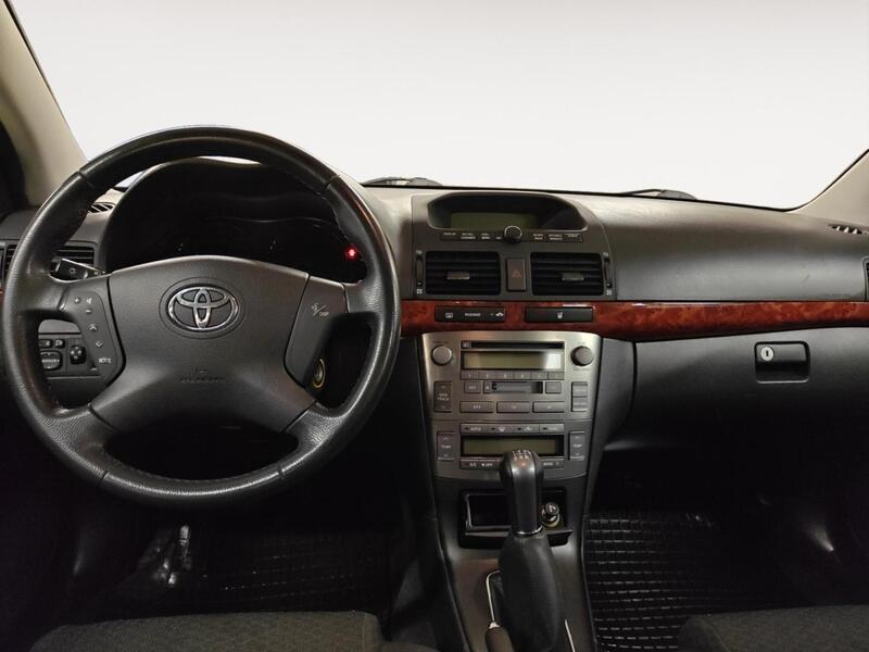 Toyota Avensis vaihtoauto