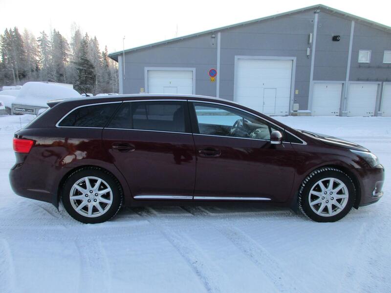 Toyota Avensis vaihtoauto