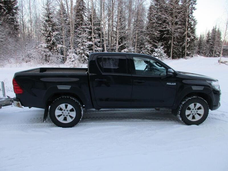 Toyota Hilux vaihtoauto