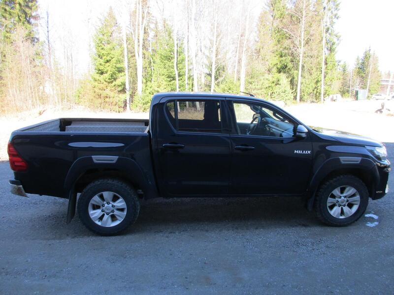 Toyota Hilux vaihtoauto