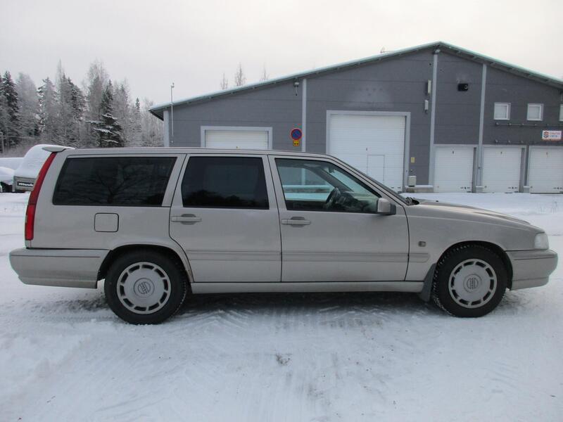 Volvo V70 vaihtoauto