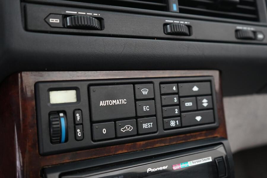 Mercedes-Benz SL vaihtoauto