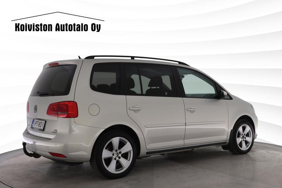 Volkswagen Touran vaihtoauto