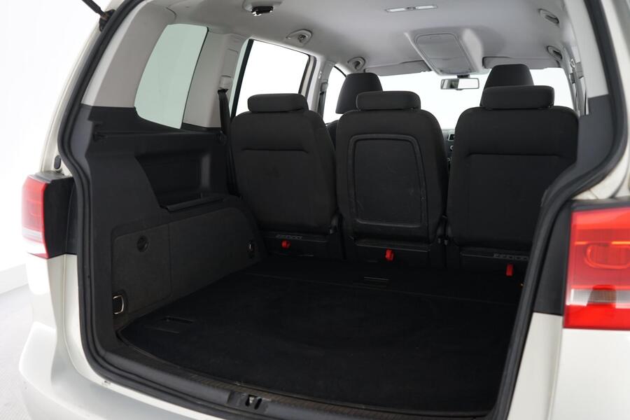 Volkswagen Touran vaihtoauto