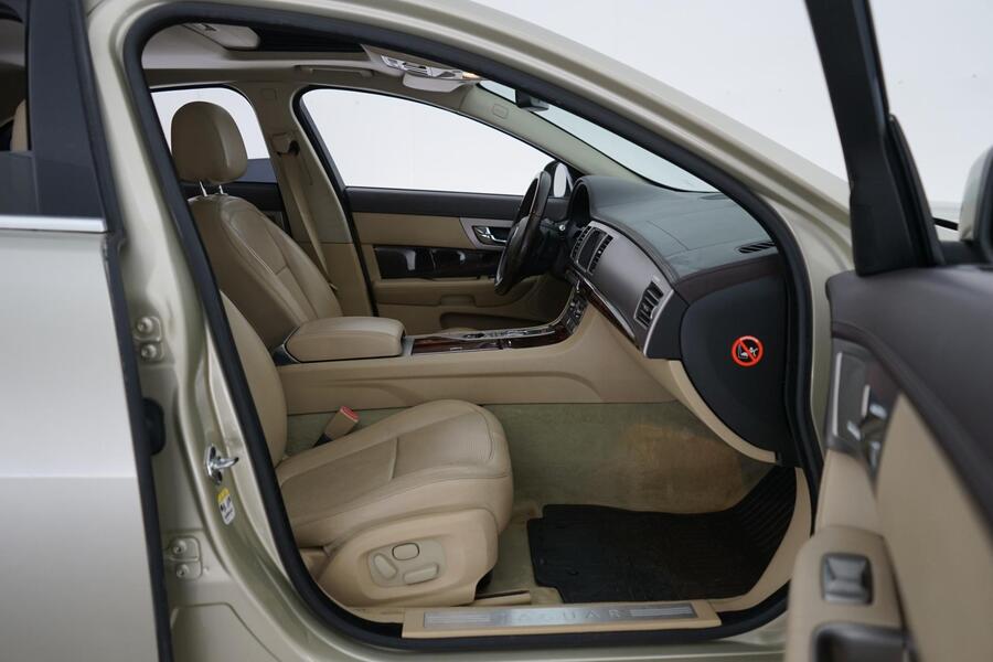 Jaguar XF vaihtoauto