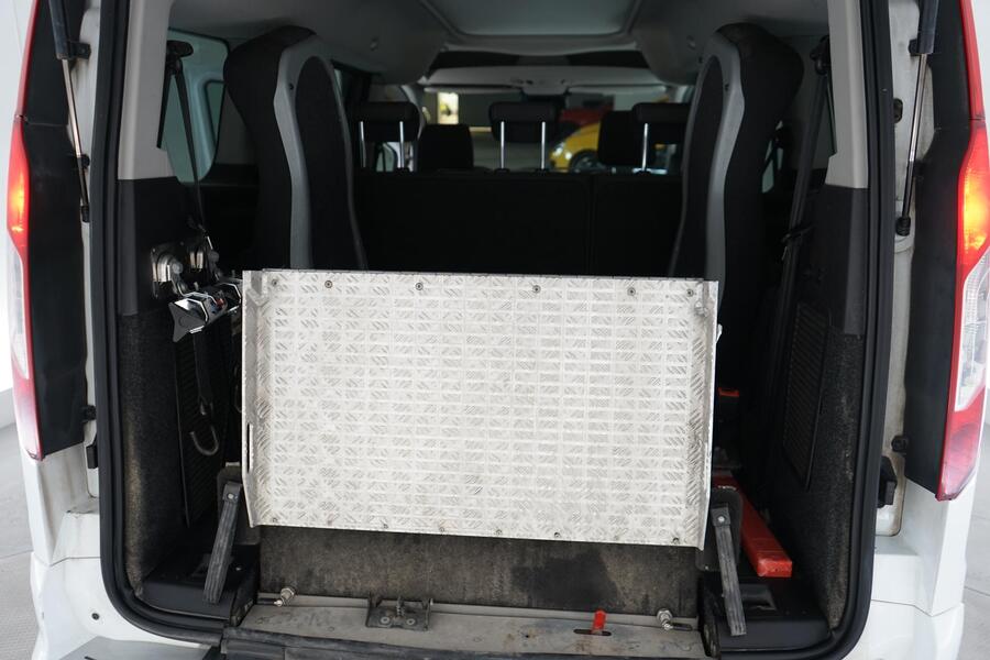 Ford Tourneo Connect vaihtoauto