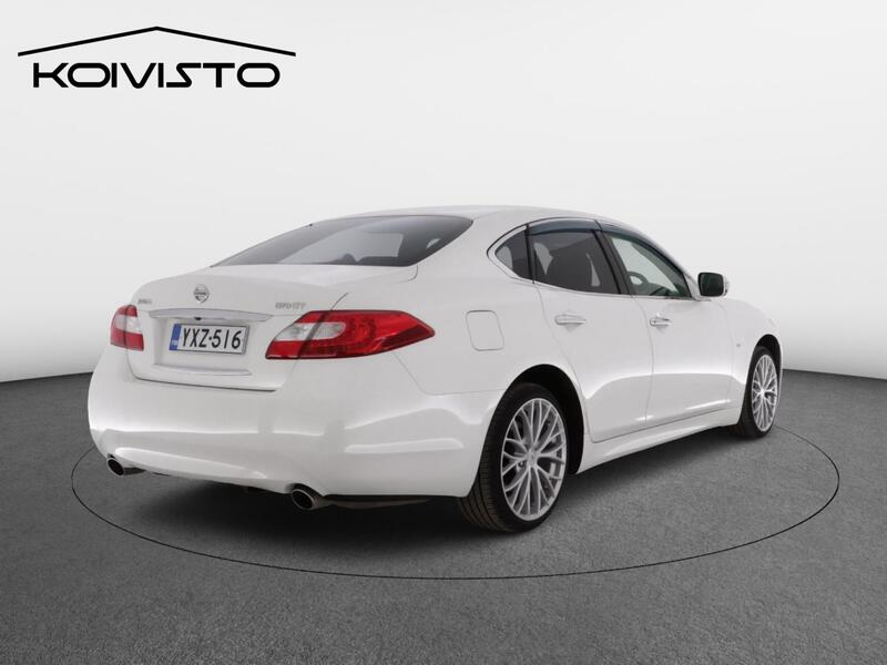 Nissan Fuga vaihtoauto