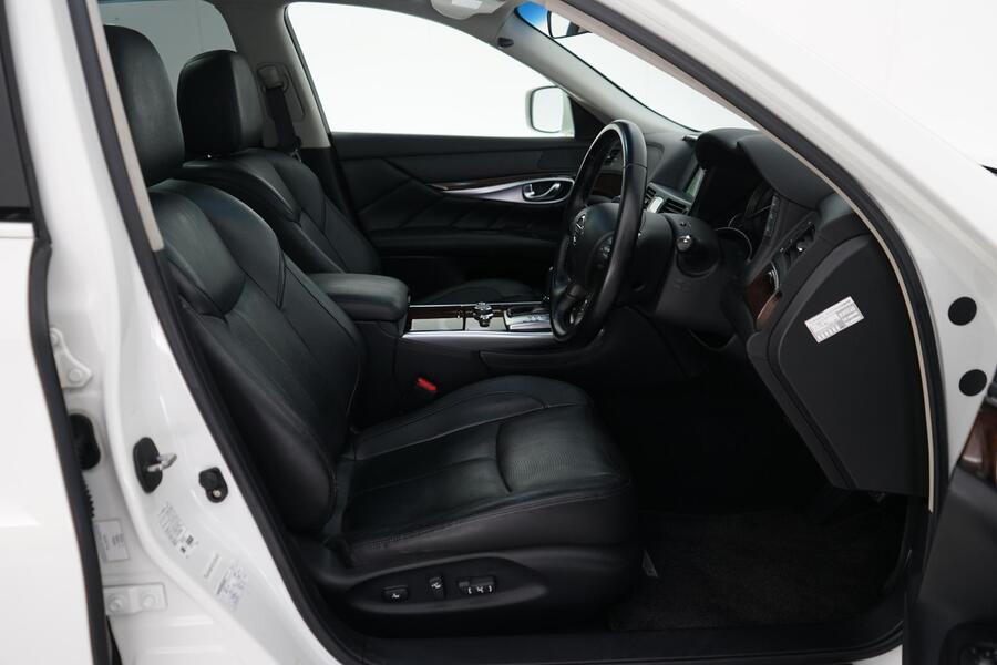 Nissan Fuga vaihtoauto