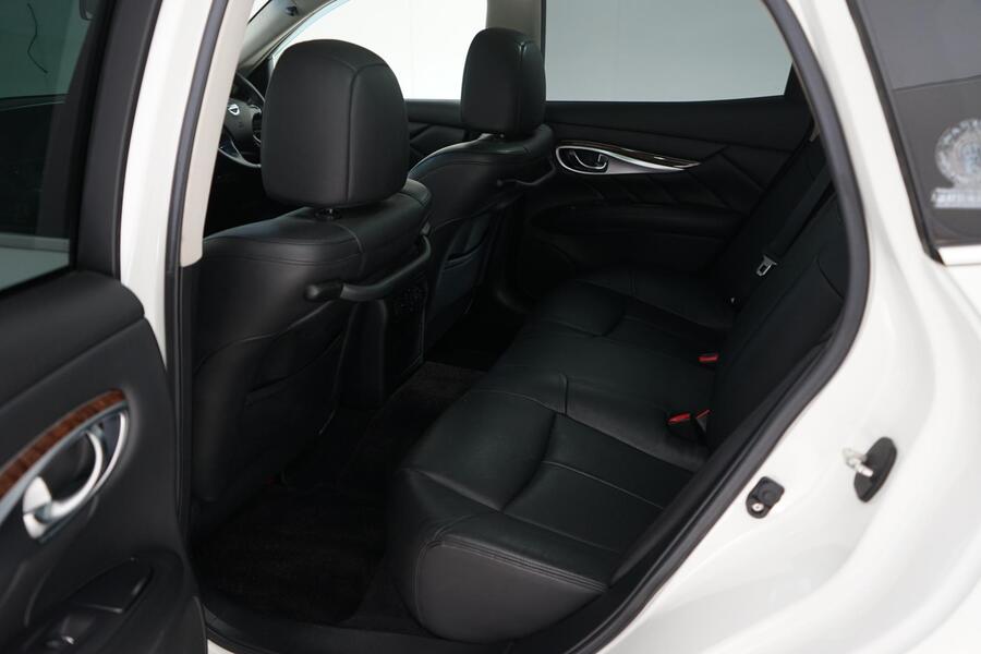 Nissan Fuga vaihtoauto