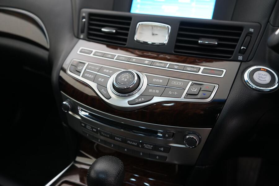 Nissan Fuga vaihtoauto