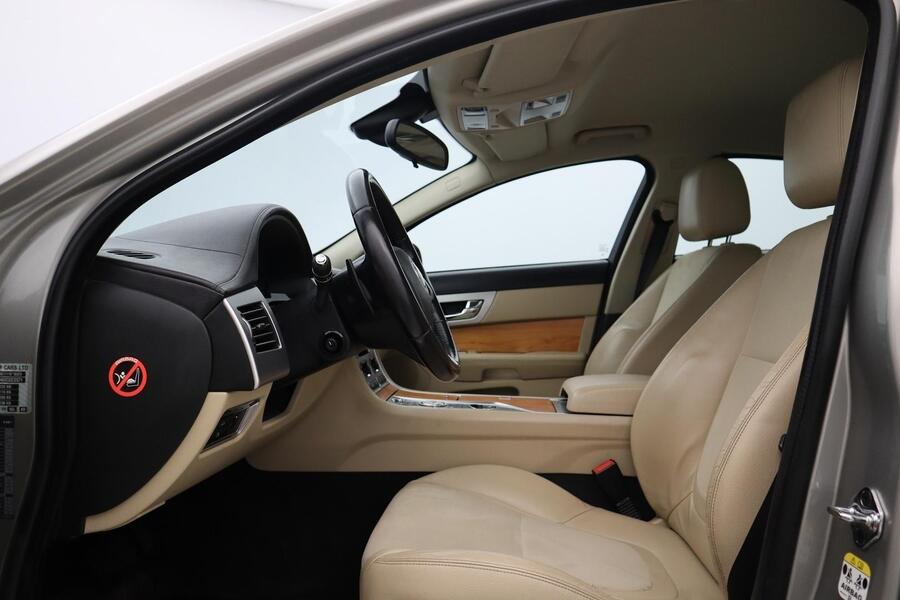 Jaguar XF vaihtoauto