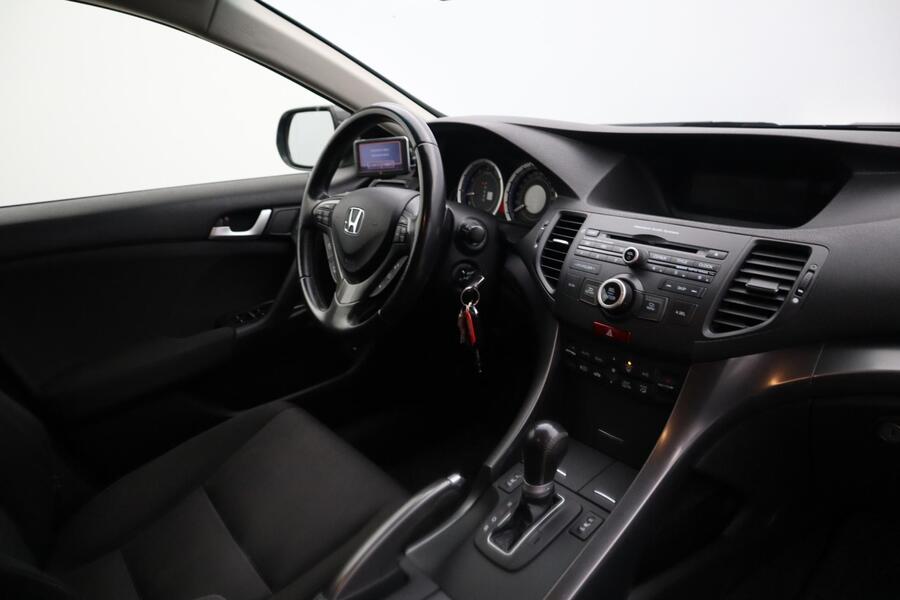 Honda Accord vaihtoauto