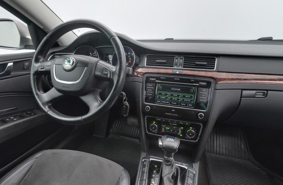 Skoda Superb vaihtoauto