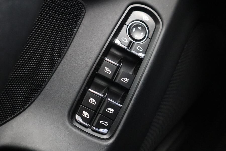 Porsche Panamera vaihtoauto