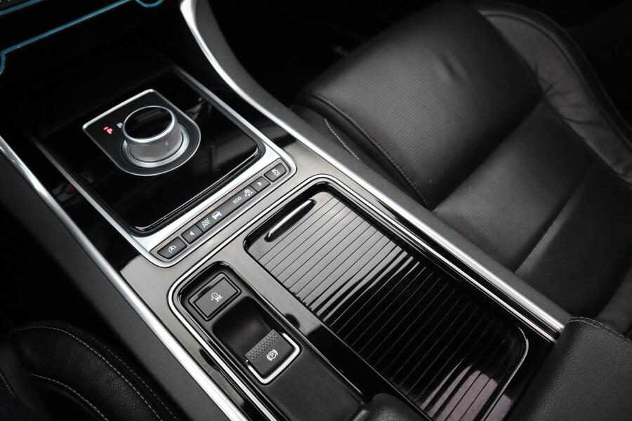 Jaguar XF vaihtoauto