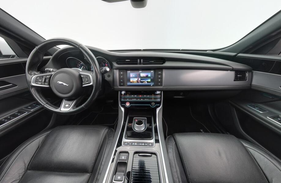 Jaguar XF vaihtoauto