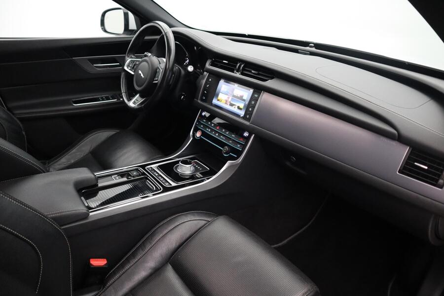 Jaguar XF vaihtoauto