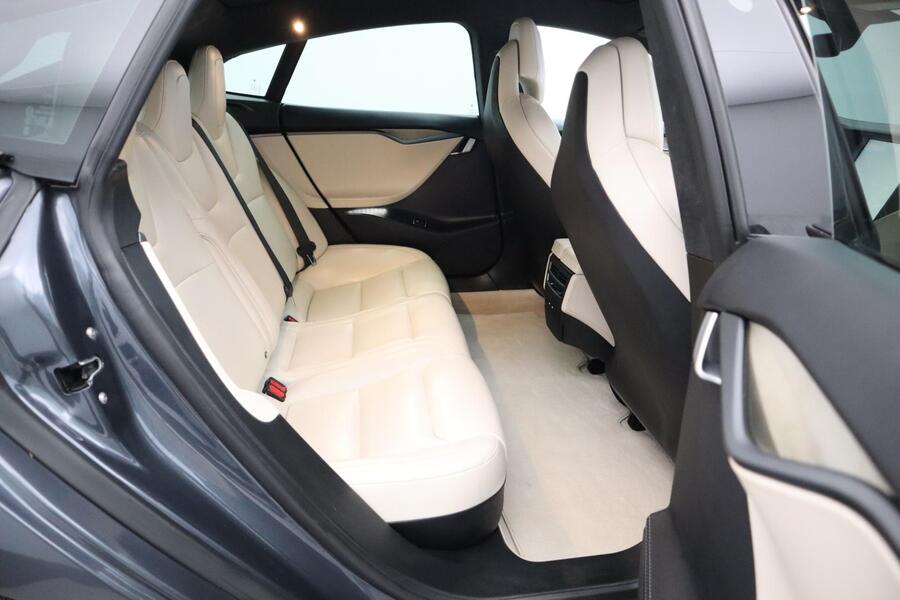 Tesla Model S vaihtoauto