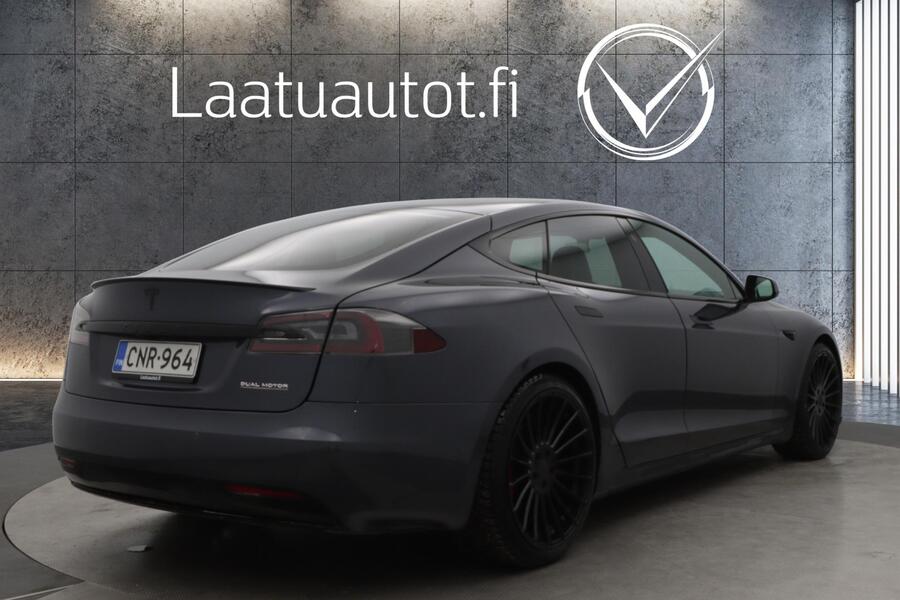 Tesla Model S vaihtoauto