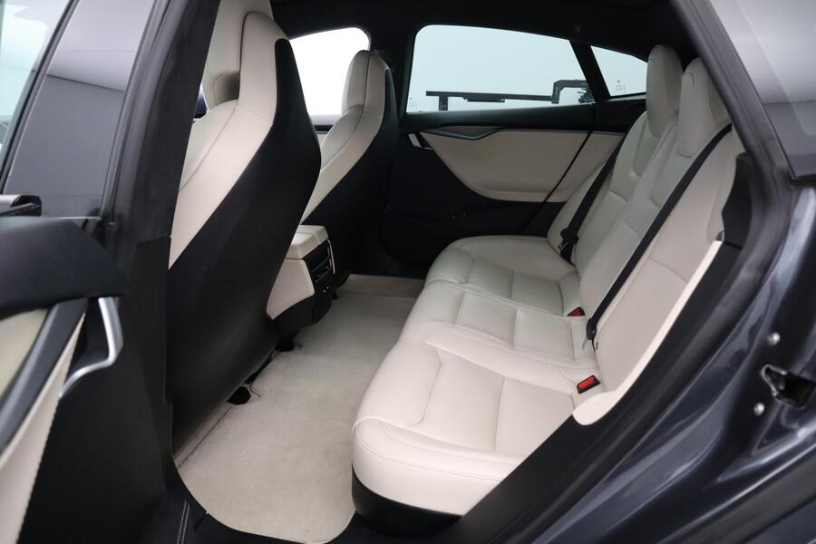 Tesla Model S vaihtoauto