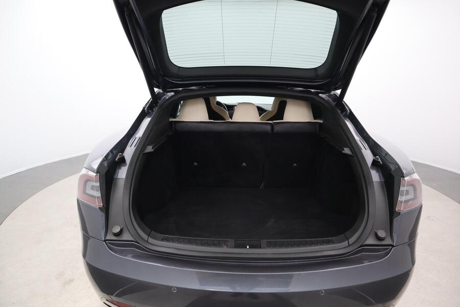 Tesla Model S vaihtoauto