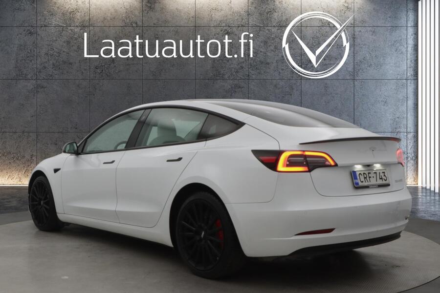 Tesla Model 3 vaihtoauto