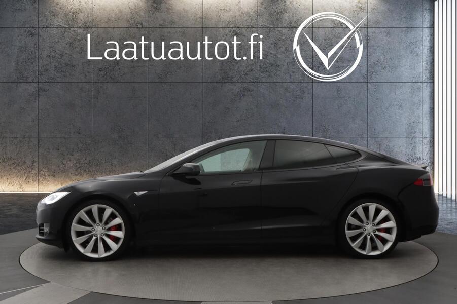 Tesla Model S vaihtoauto