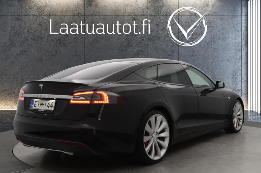 Tesla Model S vaihtoauto