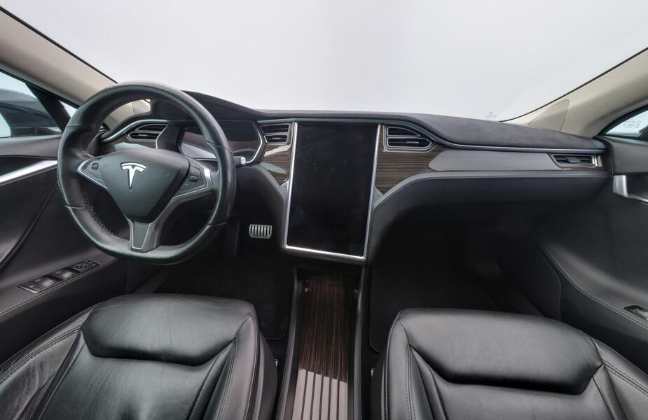Tesla Model S vaihtoauto