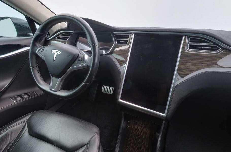Tesla Model S vaihtoauto