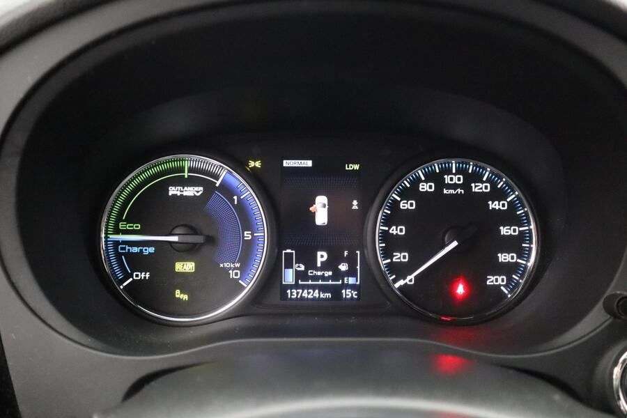 Mitsubishi Outlander PHEV vaihtoauto