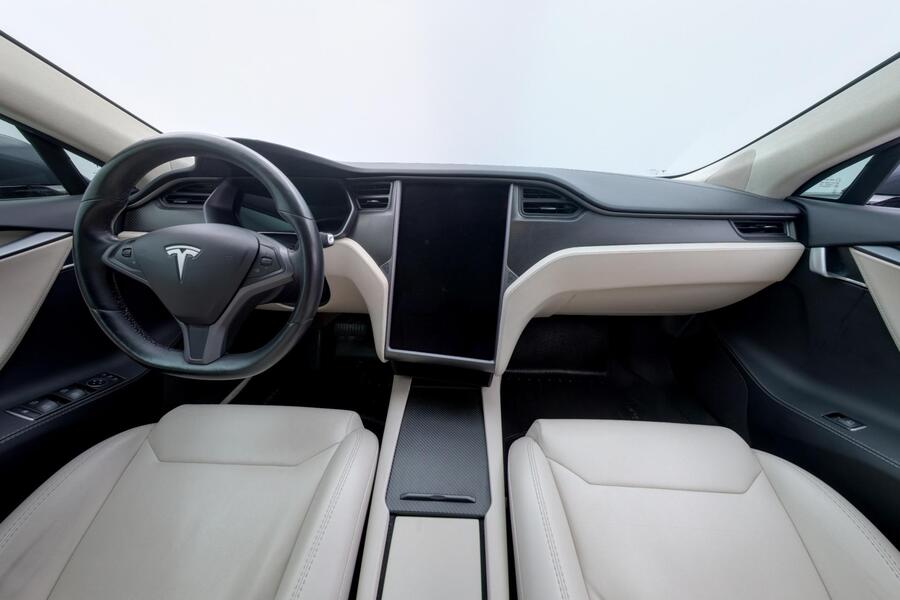 Tesla Model S vaihtoauto