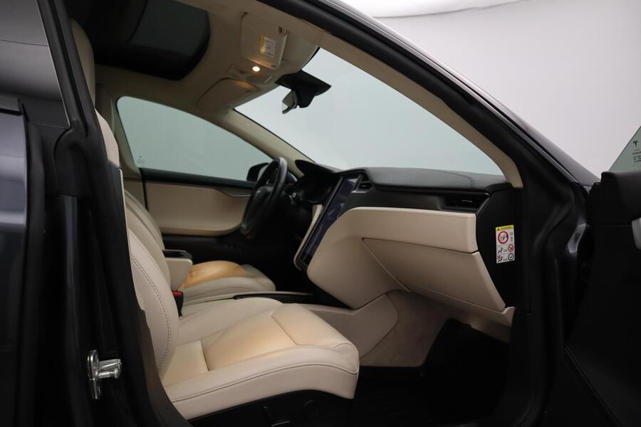 Tesla Model S vaihtoauto