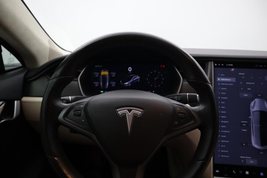 Tesla Model S vaihtoauto