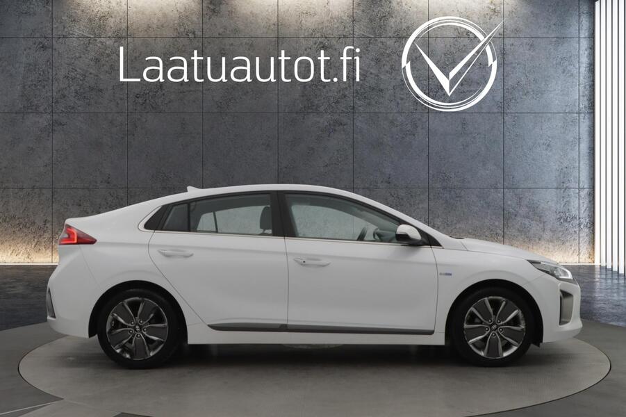 Hyundai IONIQ hybrid vaihtoauto